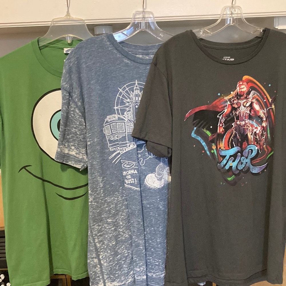 🟪 Disney Men’s Tshirt Bundle (size XL)